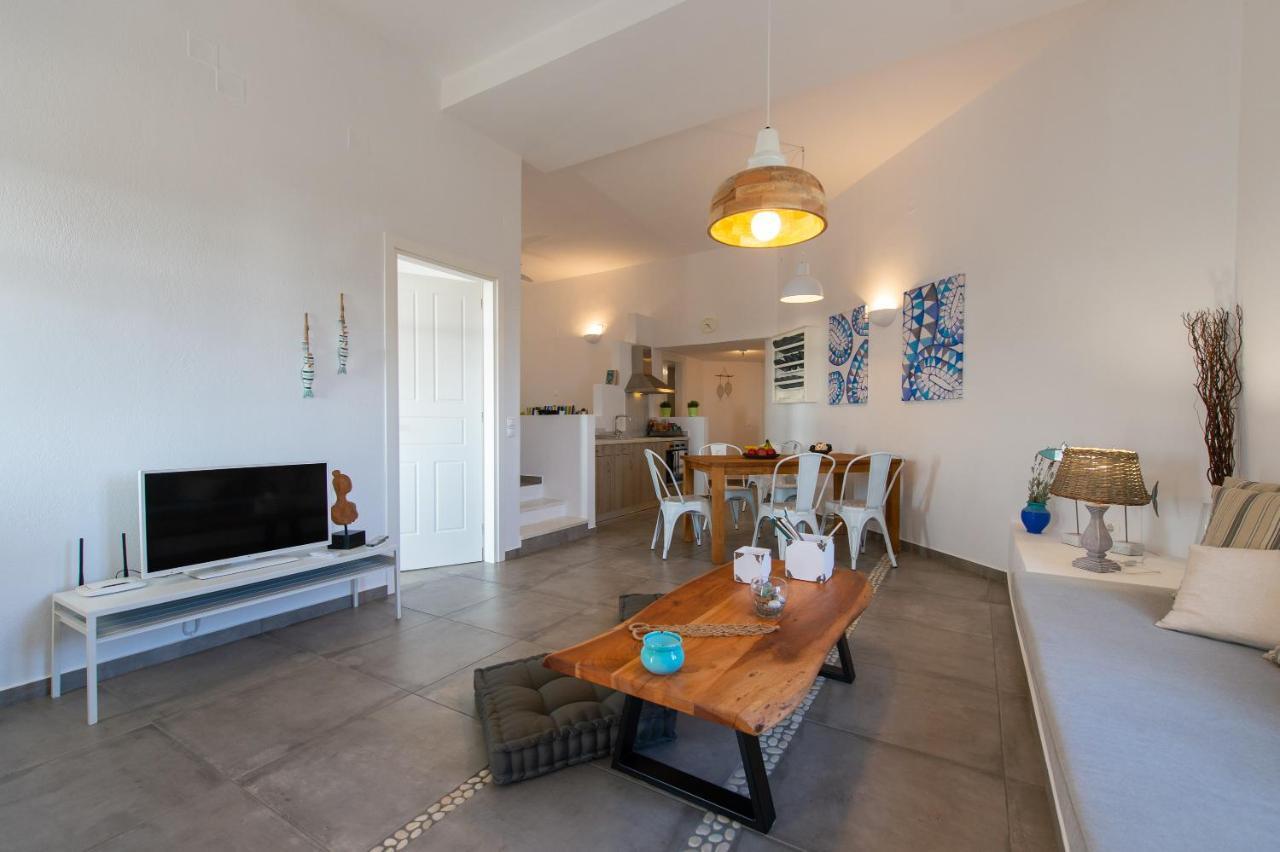 Grey House Villa Exámbela Екстериор снимка